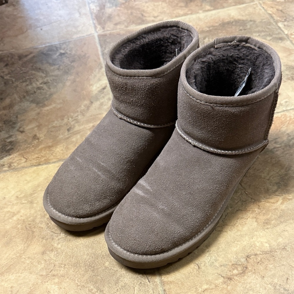 Grey Cushionaire Ankle Boots sz 9